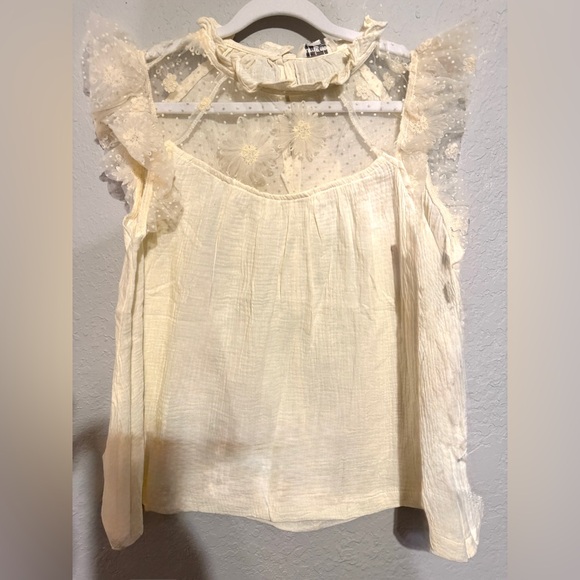NWT Beautiful Cream Sheer lacing linen feel Ruffle Blouse - Picture 3 of 10
